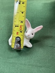 Beachstone Vintage Ceramic Bunny Rabbit Brooch White Unisex Adults *Repaired Ear