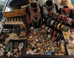 HUGE *REPAIR~HARVEST~CRAFT* Vintage & Costume Jewelry Lot RS * 350+ PCS 14+ Lbs