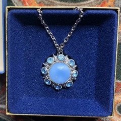 1974 MOON MAGIC PENDANT NECKLACE in box AVON PRODUCTS Fashion Accents in Jewelry
