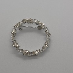 Vintage Gerry’s Brooch Pin Silver Tone Textured Leaf Costume Jewelry
