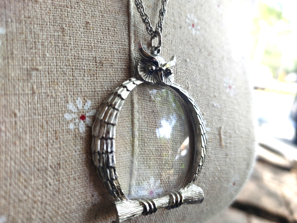 Vintage Silver Tone Magnifying Glass Owl 2” Pendant Necklace 24” Chain