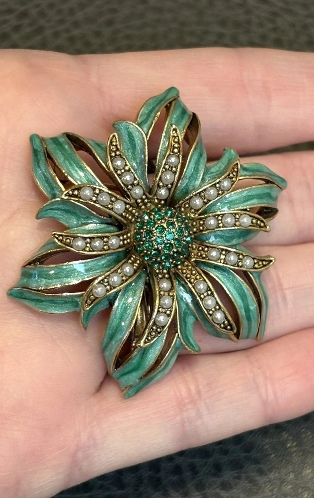 HIGH END Unsigned GORGEOUS Green ENAMEL CRYSTAL FAUX SEED PEARL FLOWER BROOCH