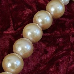 Vintage Faux Pearl Bauble Necklace Pearlescent Champagne Luster Adjustable 17”