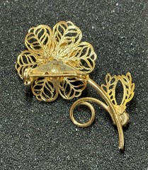 Filigree Flower Clear Rhinestone Brooch Pin Gold Tone Vintage Classic Design