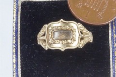 ANTIQUE ENGLISH 15K GOLD SENTIMENTAL MOURNING LOCKET RING C1824