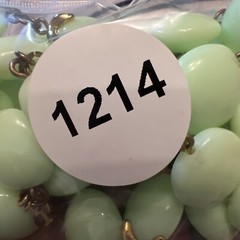 Crown Trifari Green Faux Jade Lucite Bead Beaded Long Gold Necklace 60s 36“ 1214