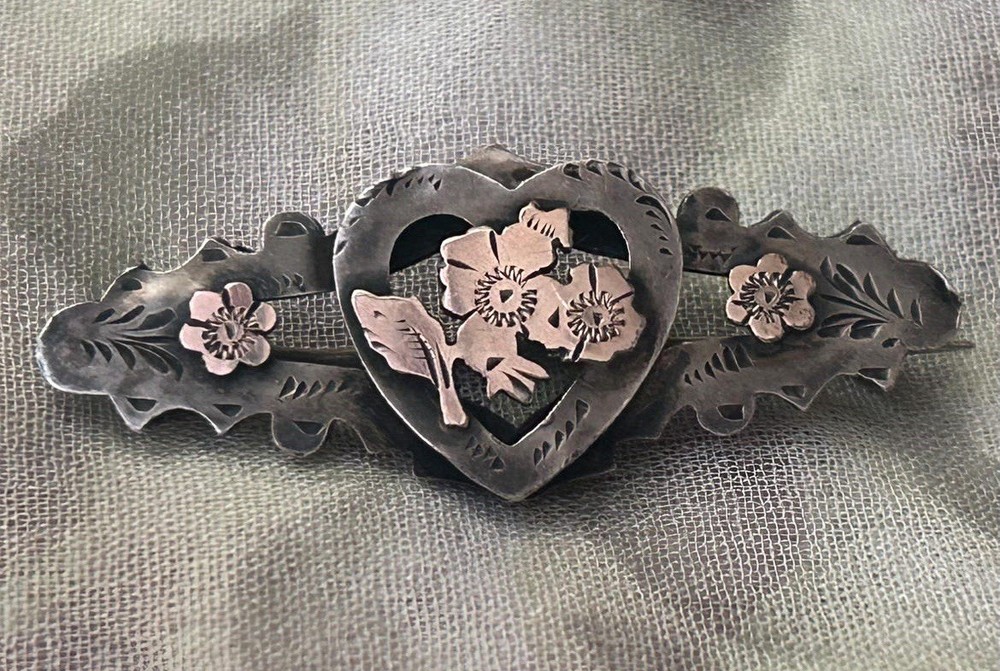 WWI silver and gold antique sweetheart brooch Mizpah Style 1909