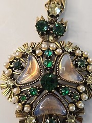 VTG Florenza Jeweled Gold Necklace Green Rhinestone Pearl Beauty Signed Italian