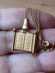 UNIQUE VINTAGE 14K TORAH 10 COMMANDMENTS MOSES PENDANT NECKLACE MADE IN ISRAEL