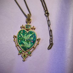 Vintage European Heart Green Bird Pendant Necklace Gold Victorian Jewelry Gift