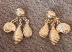 Vntg REVLON Gold Tone 3D Sea Shells Drop Dangle Pierced Earrings Retro & Rare