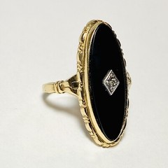 Uncas 10K Yellow Gold Onyx Diamond Chip Size 6 Ring 4.3g