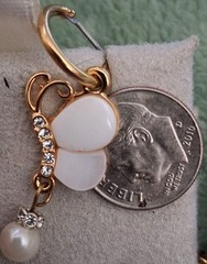 Vintage White Thermoset Leaf Gold-Tone Necklace Butterfly Faux Pearl Earring Set