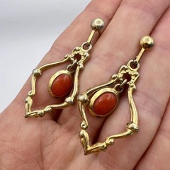 Gilt Sterling Silver 925 Vintage Woman’s Stud Ear Earrings Coral Gemstone Signed