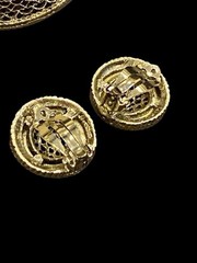 Women’s brooch & Earrings vintage gold tone filigree set Etched Design Goldtone