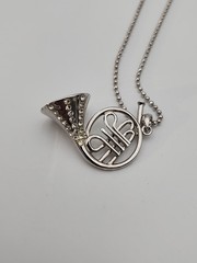 Vintage silver tone rhinestone French Horn musical instrument 20″ necklace