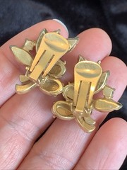 vtg clip on earrings lot +brooch