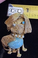 Vintage Gold tone wired faux turquoise pearl Dog Brooch Pin Jewelry