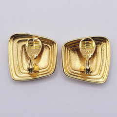 MONET Modernist Asymmetrical Gold Tone Clip On Classy vintage Earrings Signed