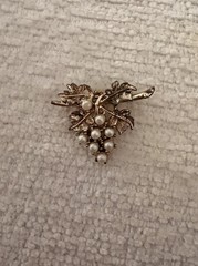 Emmons Grapes Cluster Leaves Pin Brooch Faux Pearls Gold Tone Vintage Signed