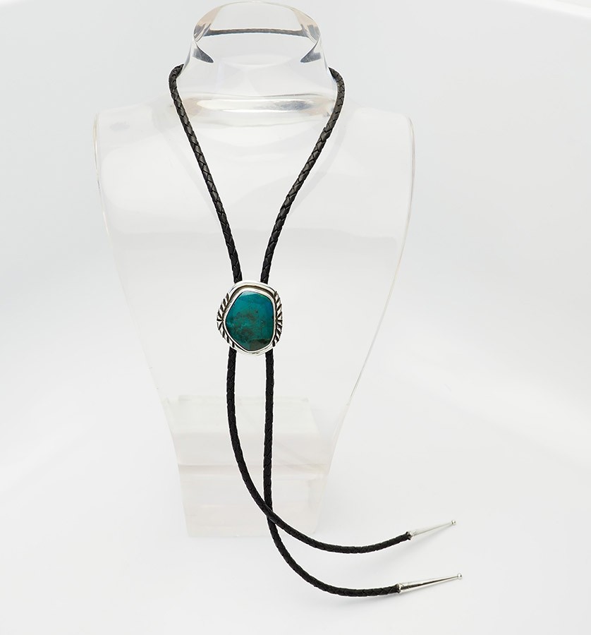 Vintage native southwestern sterling silver turquoise leather bolo tie nekclace