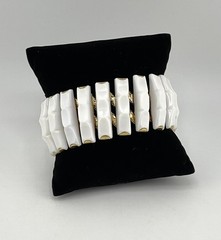 VTG 1960s Monet/ Hong Kong Expansion Bracelet Accordion Segmented white Lucite