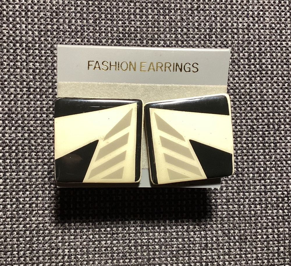 Square, Lucite, Black & Off-White PIERCED EARRINGS NOS!