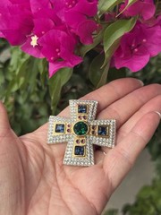 VINTAGE SIGNED SWAROVSKI MALTESE CROSS PIN ~ BROOCH RETIRED COLLECTORS PIECE
