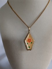 Vintage Gold Tone “Celebrity” Brand Signed Enamel Floral Pendant Necklace