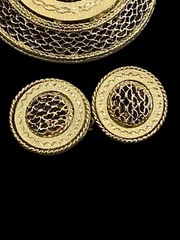 Women’s brooch & Earrings vintage gold tone filigree set Etched Design Goldtone