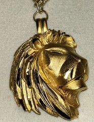 Vintage Lion Head Necklace Gold Tone Runway Brutalist Couture Statement 70s 61g