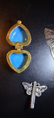 Vintage 7 PIECES Butterfly Lot. Signed Monet and Unsigned PIECES GOLD-TONE METAL