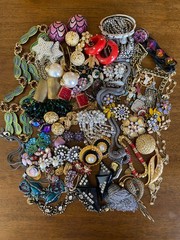 Jewelry Repair Lot 50+ Very Nice Many Signed Missing Rhinestones Resell Harvest