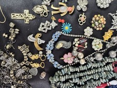 Vintage Broken Jewelry Lot Rhinestone Craft Wear Repair Harvest 1lb 15oz