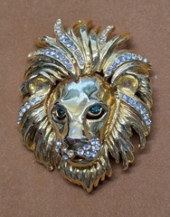 Jeweled Lion Head Mane Brooch/Pin/Pendant Estate Find Rhinestone