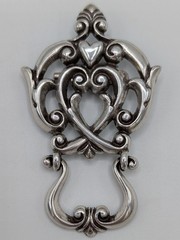Brighton Chantilly Doorknocker Brooch Glasses Holder Hearts Articulated