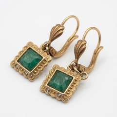 Vintage Goldtone Square Green Jade Dangle Earrings Ornate Beaded Frame Leverback