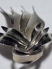 Vintage Silvertone Leaves Foliage Flame 3D Brooch Mid Century Fashion Jewelry