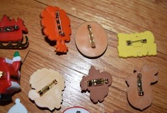 Lot of 20 Hallmark Pins Brooch Christmas Holiday Santa Thanksgiving Turkey Pin