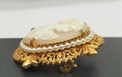 Florenza Gold Tone Oval Cameo Portrait Brooch Pendant Ornate Frame Pearls ~1.5″