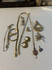 vintage 10 piece jewelry set 2 Pairs Of Monet Earrings Gold Tone Chain Necklace