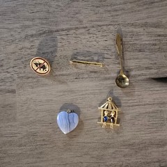 VINTAGE ASSORTED JEWELRY LOT / 19 Pieces