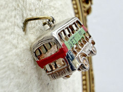 Vintage Get it at HARRODS enamel Doubledecker Bus Sterling Bracelet Charm 2.8g