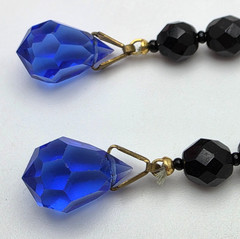 Blue And Black Faceted Glass Teardrop Earrings Gold Tone 3.5 In Dangle Clip-On