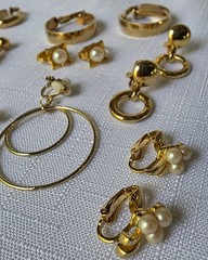 Vintage Collection Of 8 Gold-Tone Clip-On Earrings Excellent Condition