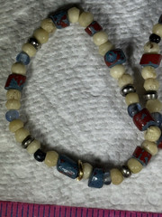 COLORFUL MIXED MATERIALS BEADED NECKLACE 16″ LONG TURQUOISE? PLASTIC METAL GLASS