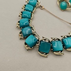 Vintage Teal Blue Moonglow Thermoset Bracelet + Lisner Brooch Cabochon Gold Tone