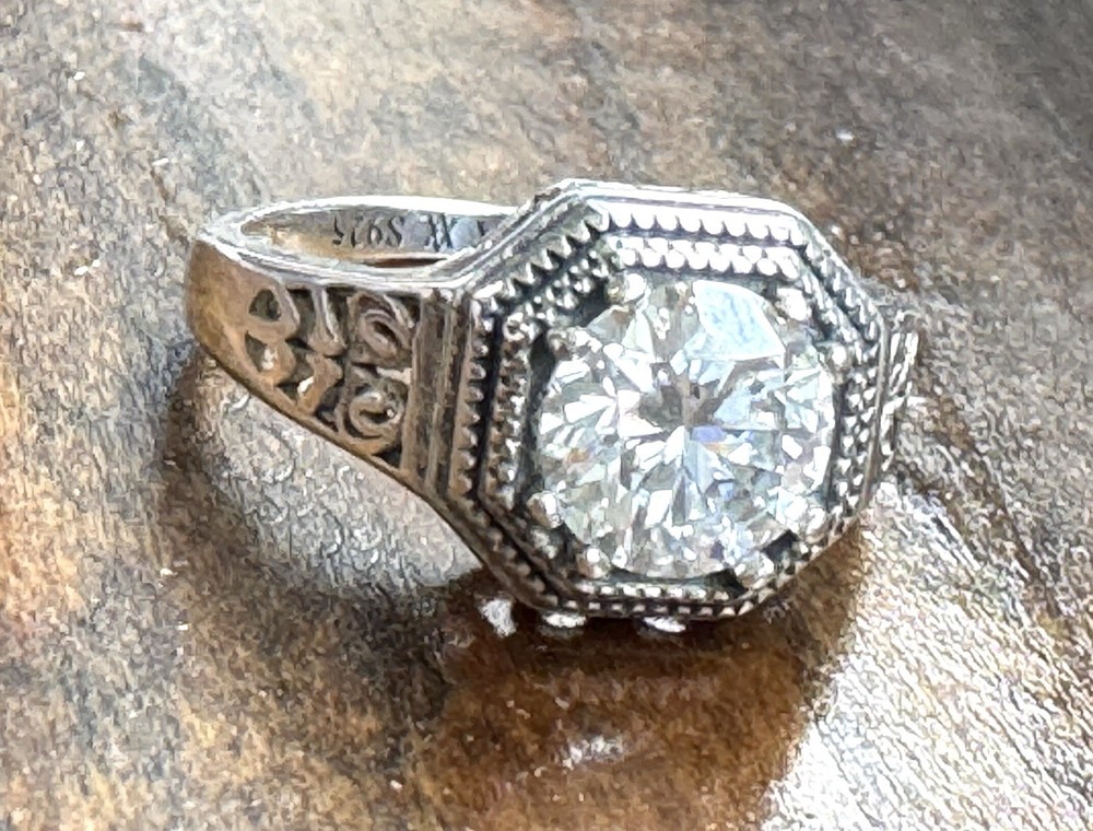 Vintage AVENA S925 Sterling Silver Art Deco Style Moissanite Ring Size 5.5