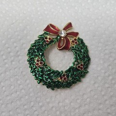Vtg AAI CHRISTMAS WREATH BOW Brooch Pin green red Rhinestone