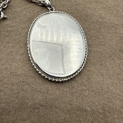 Gorgeous 1970s Artisan Mother Of Pearl Bird 9″ Necklace Silvertone